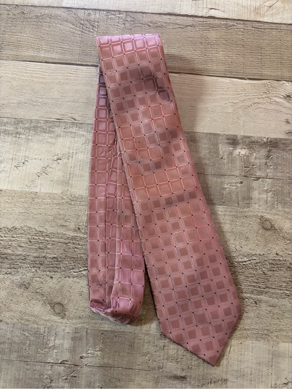 Calvin Klein 100% Silk Men’s Necktie – Pink Geometric Plaid
